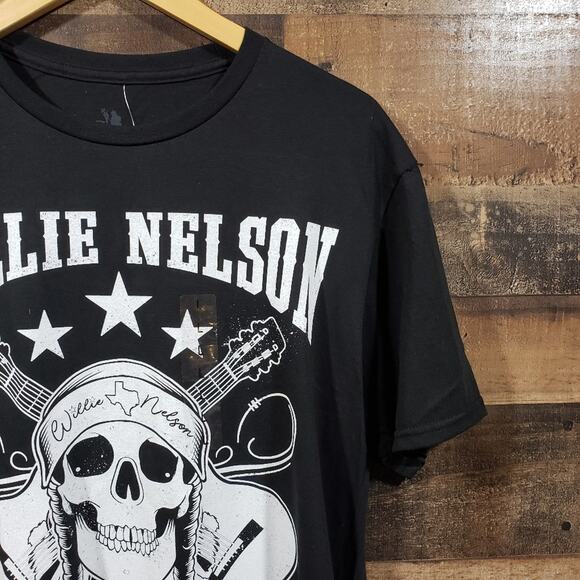 Willie Nelson born for trouble skull guitar graphic t-shirt NWT men's size small - Picture 4 of 8